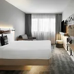Hotel Moxy 3*