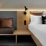 Hotel Moxy 3*