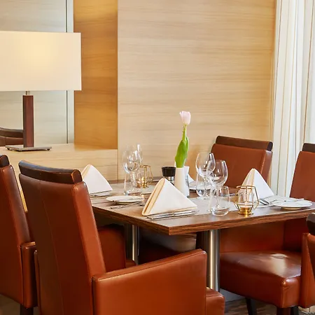 Hotel Moxy 3*