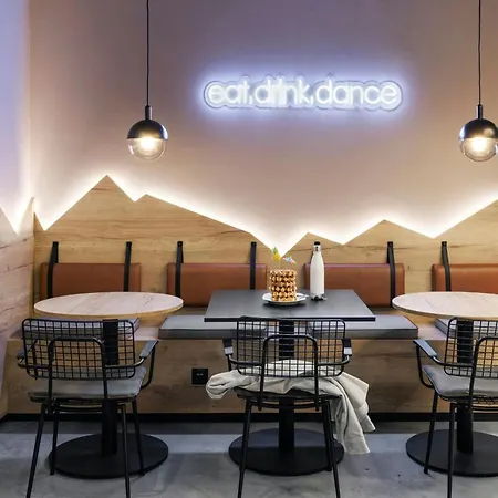 Ξενοδοχείο Moxy