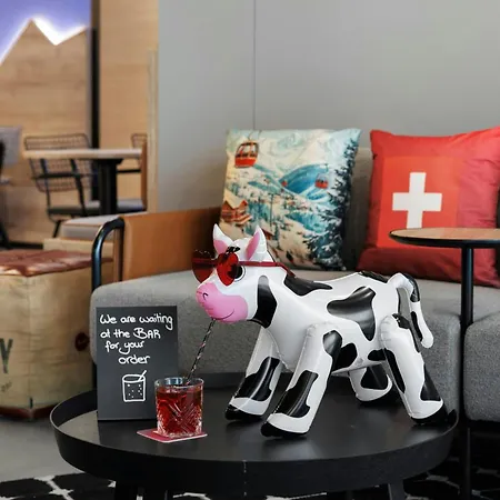 Hotel Moxy 3*