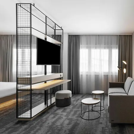 Moxy 3*