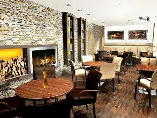 Hotel Moxy 3*