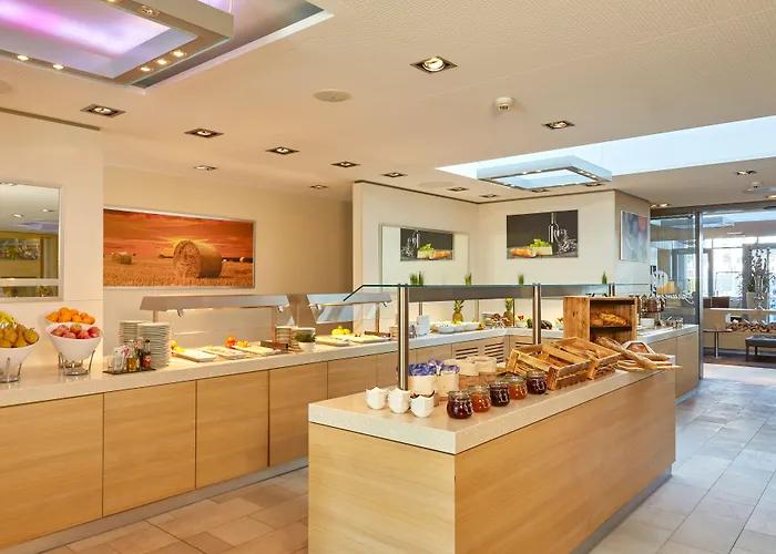 Готель Moxy 3*