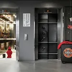 Moxy Hotel 3*