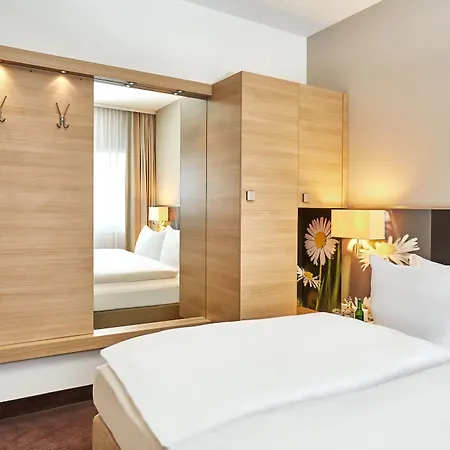 H+ Hotel 4*