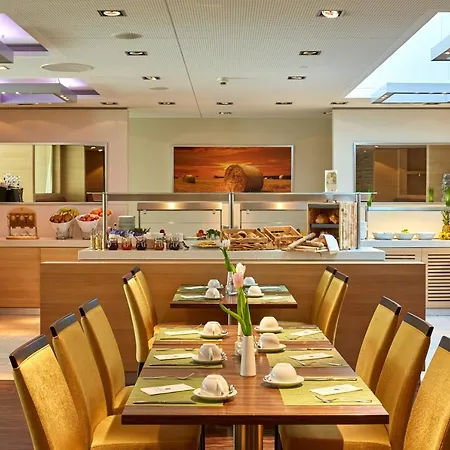 H+ Hotel 4*