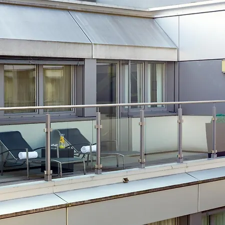 Hotel H+