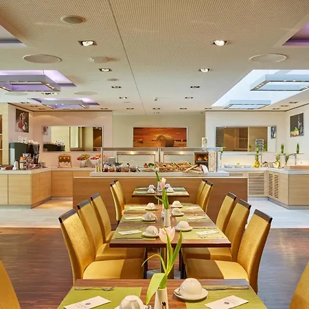 H+ Hotel 4*