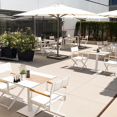 H+ Hotel 4*