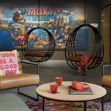 Moxy 3*