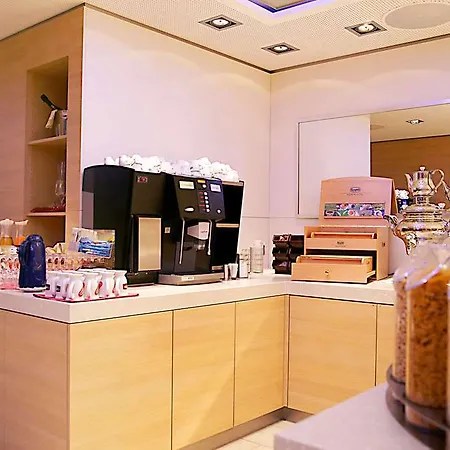 H+ Hotel 4*