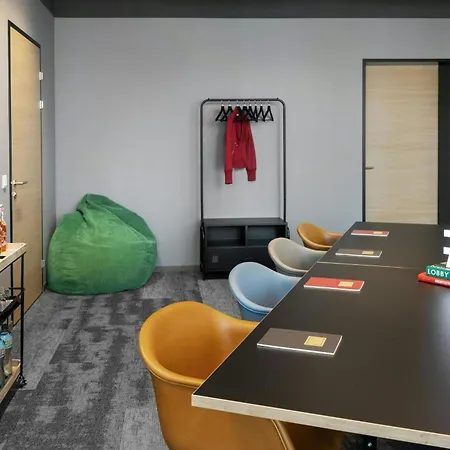 Moxy Отель 3*