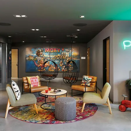 Moxy Hotel 3*